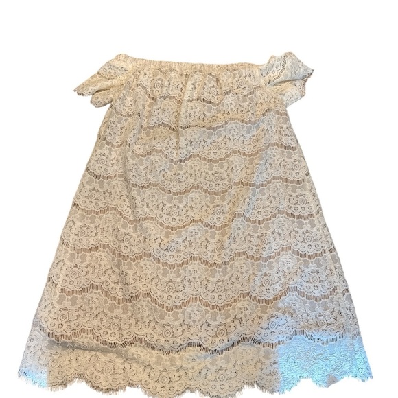Elegant White & Cream Lace Off-Shoulder Dress - Picture 4 of 4